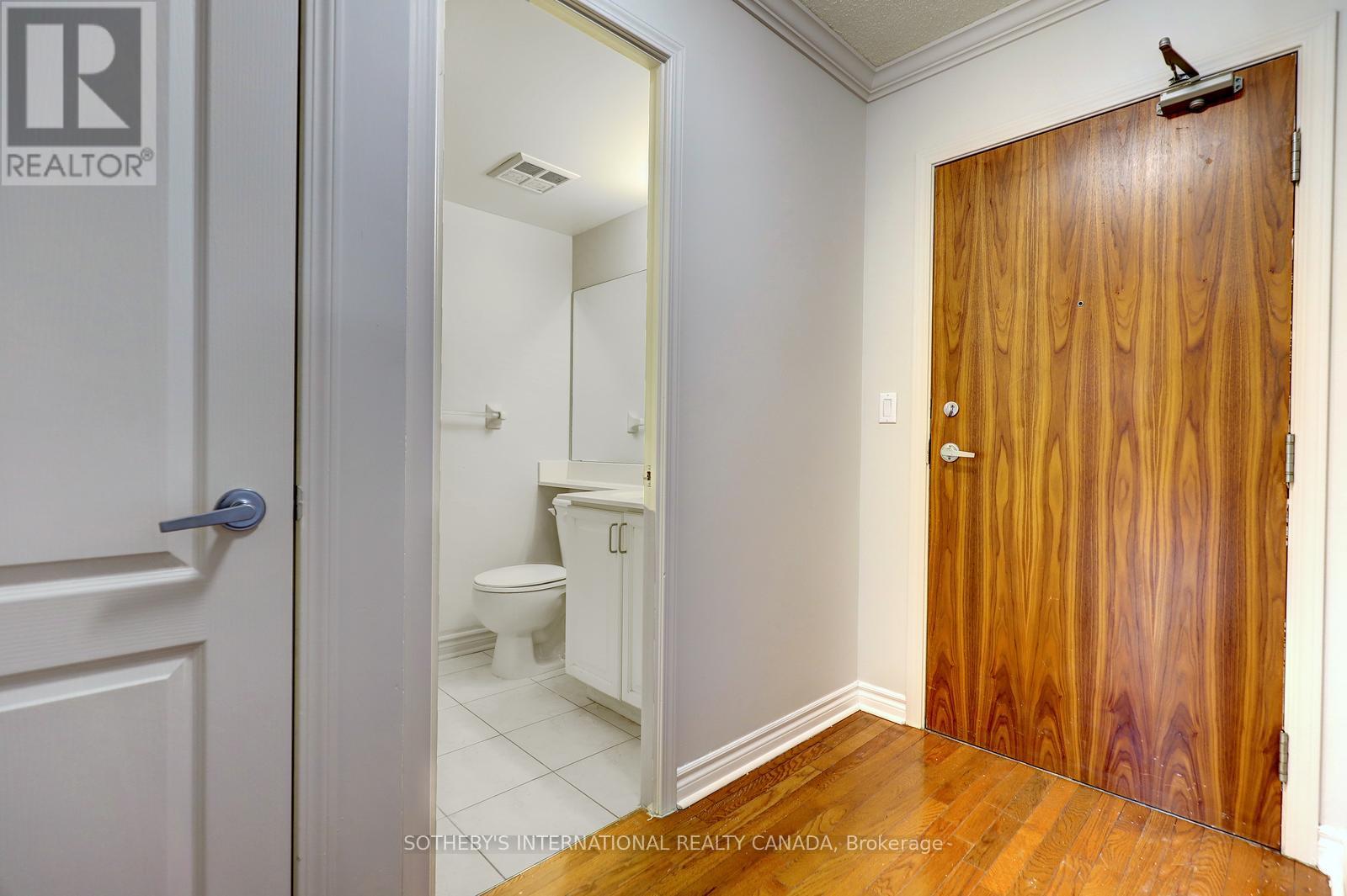 2001 - 1 Elm Drive, Mississauga, Ontario  L5B 3C2 - Photo 4 - W12903850