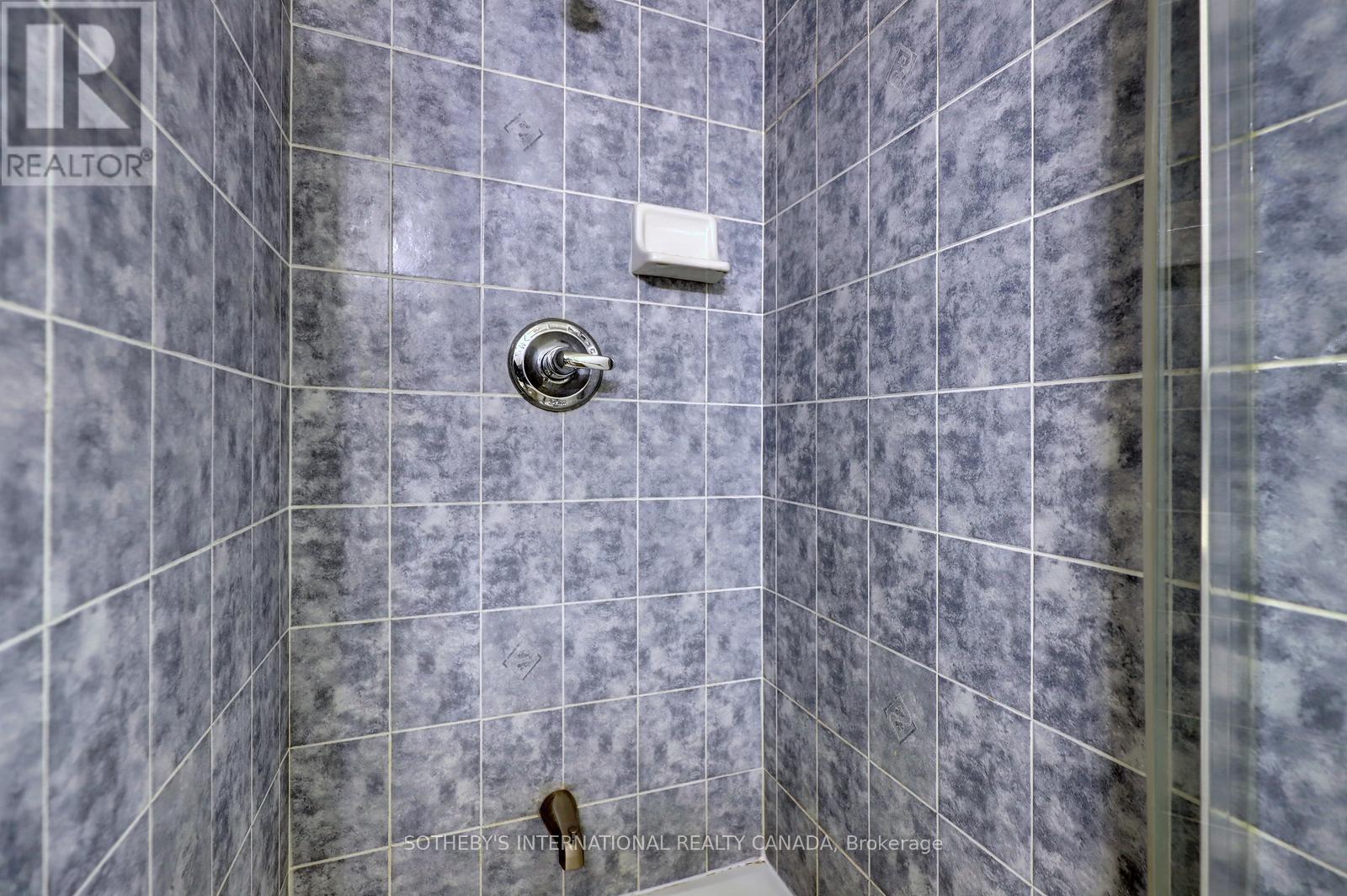 2001 - 1 Elm Drive, Mississauga, Ontario  L5B 3C2 - Photo 6 - W12903850