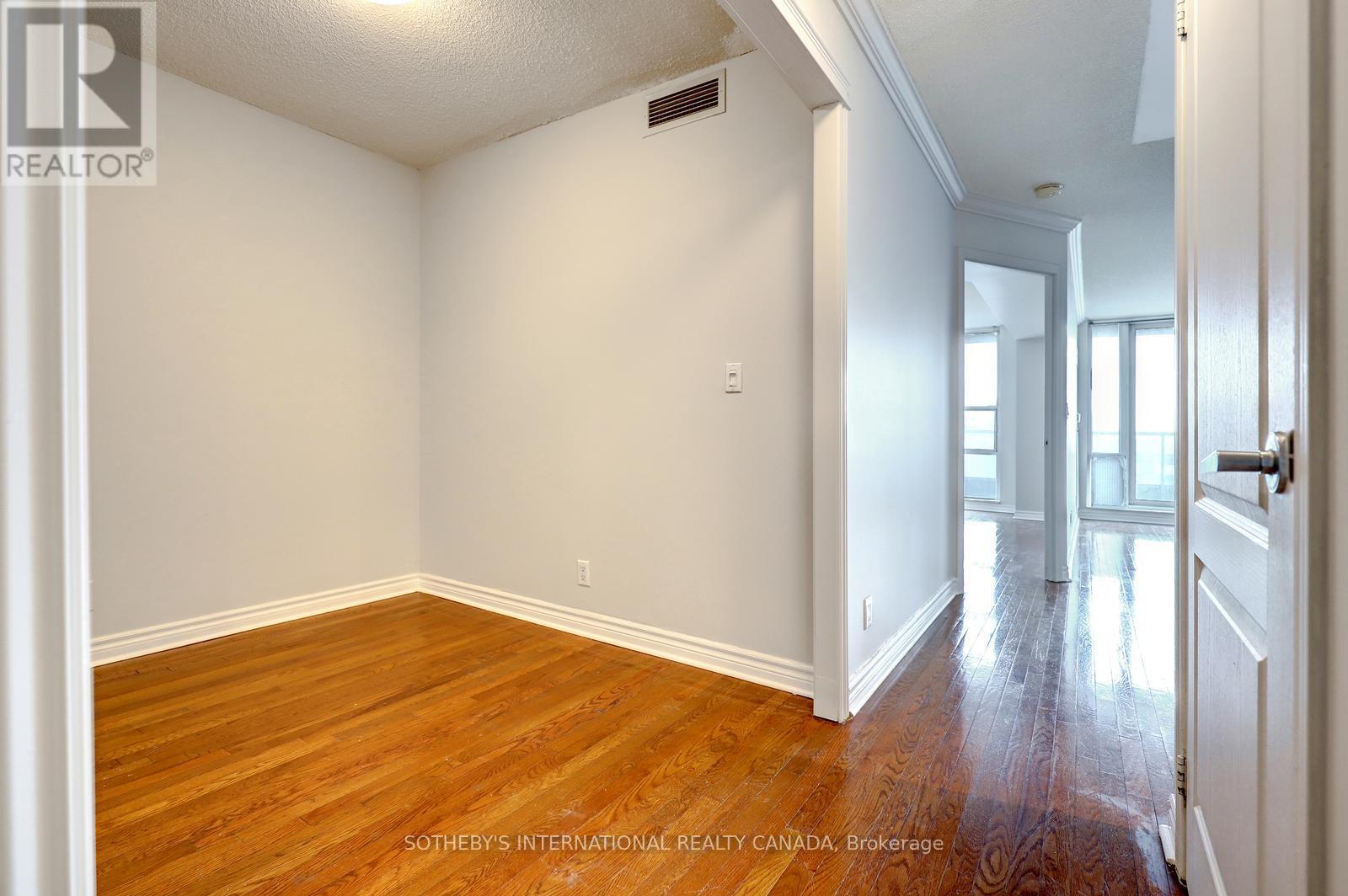 2001 - 1 Elm Drive, Mississauga, Ontario  L5B 3C2 - Photo 7 - W12903850