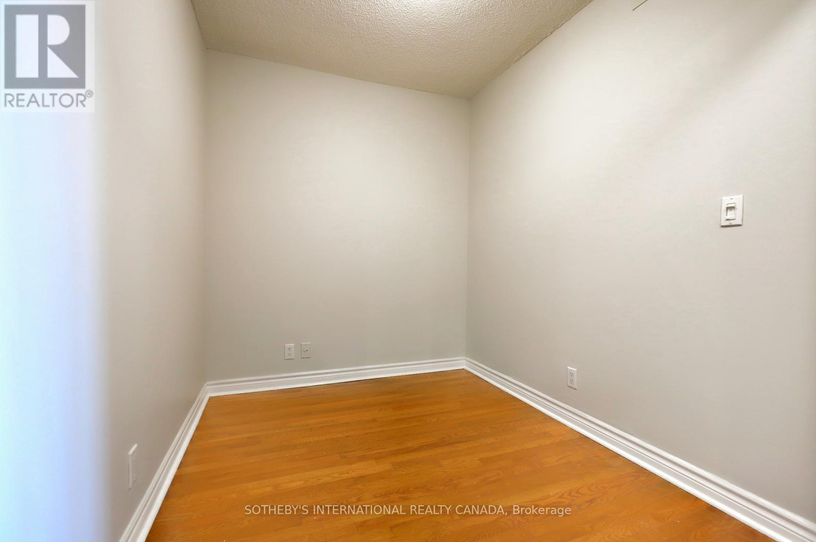 2001 - 1 Elm Drive, Mississauga, Ontario  L5B 3C2 - Photo 8 - W12903850