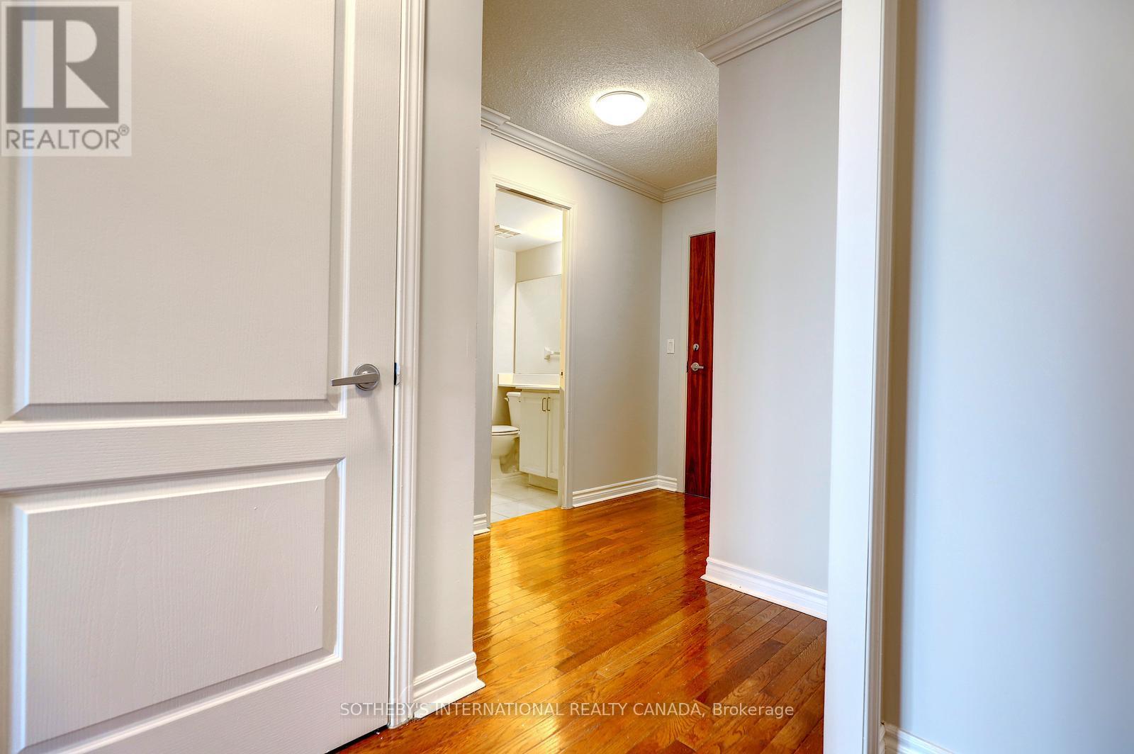 2001 - 1 Elm Drive, Mississauga, Ontario  L5B 3C2 - Photo 9 - W12903850