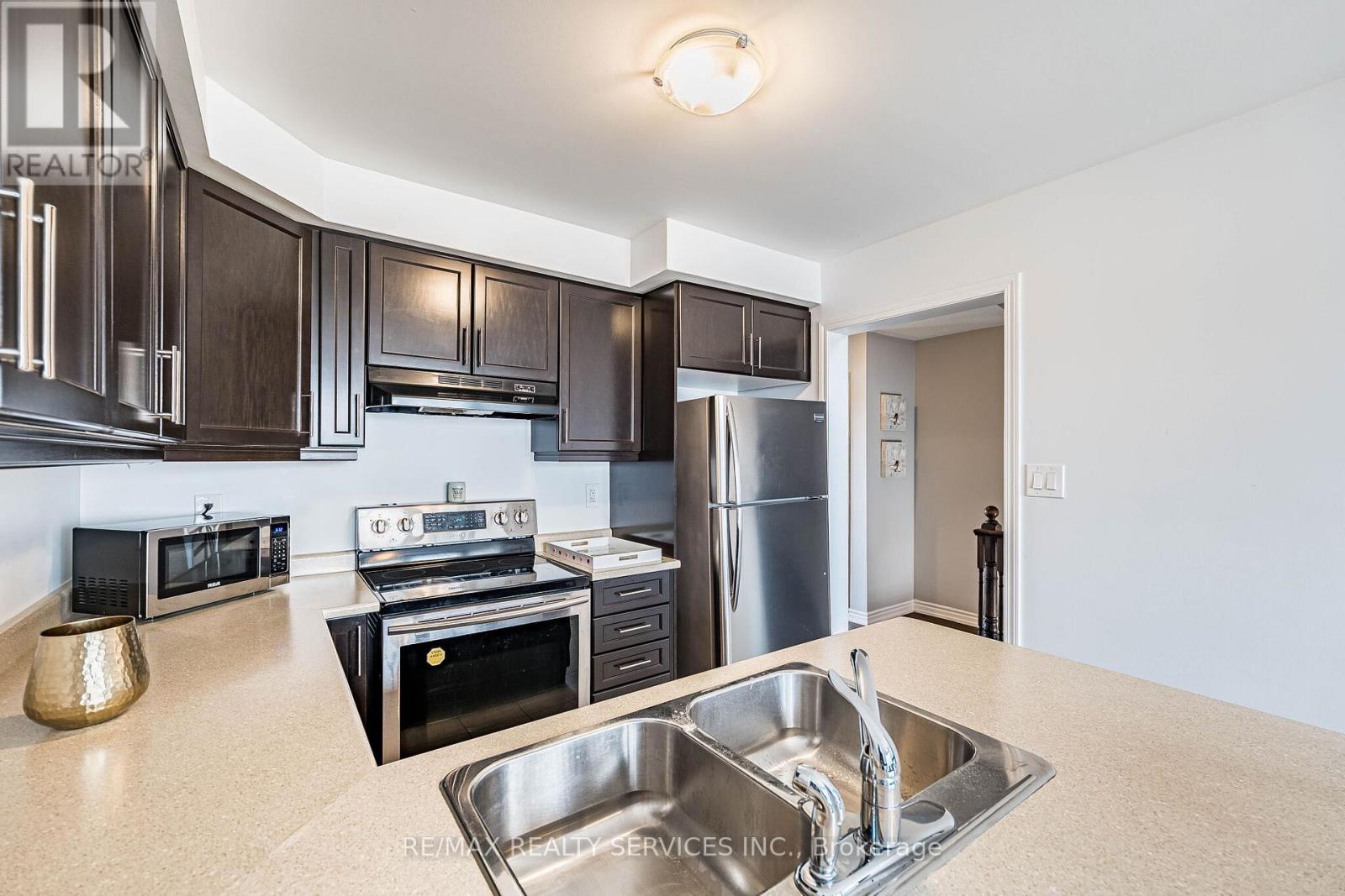 44 Bannister Crescent, Brampton, Ontario  L7A 4H3 - Photo 17 - W12903898