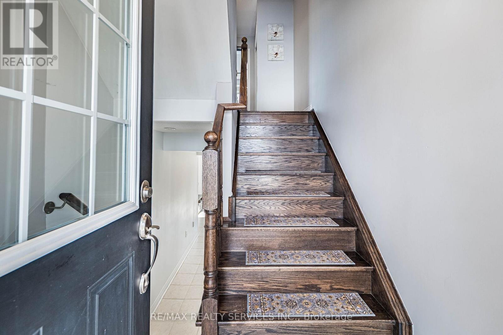 44 Bannister Crescent, Brampton, Ontario  L7A 4H3 - Photo 6 - W12903898