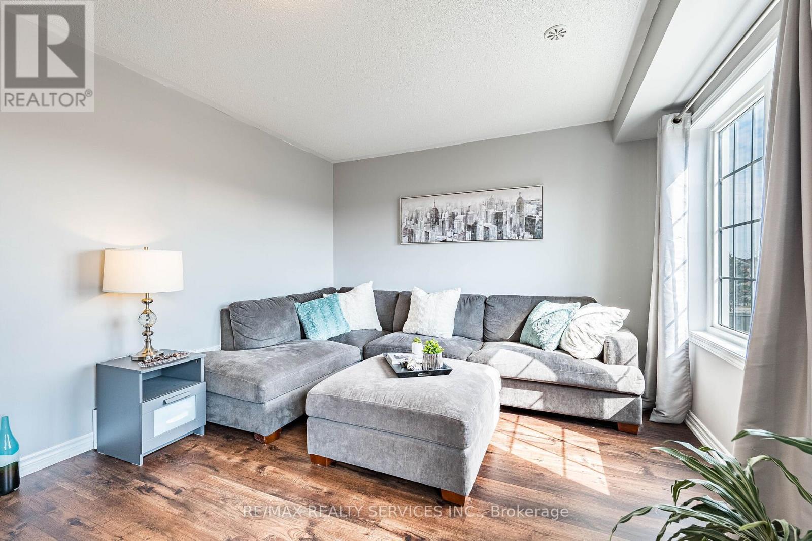 44 Bannister Crescent, Brampton, Ontario  L7A 4H3 - Photo 9 - W12903898