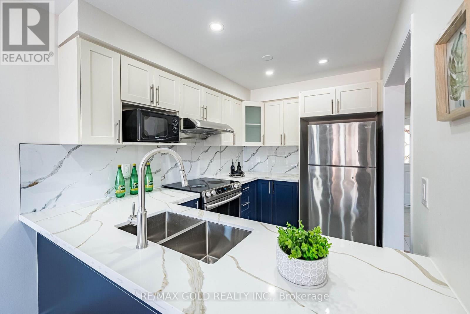 110 Sandyshores Drive, Brampton, Ontario  L6R 2M3 - Photo 16 - W12903900