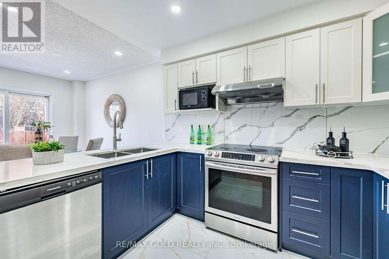 110 Sandyshores Drive, Brampton, Ontario  L6R 2M3 - Photo 17 - W12903900