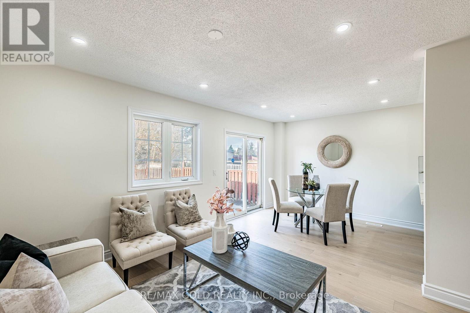 110 Sandyshores Drive, Brampton, Ontario  L6R 2M3 - Photo 8 - W12903900