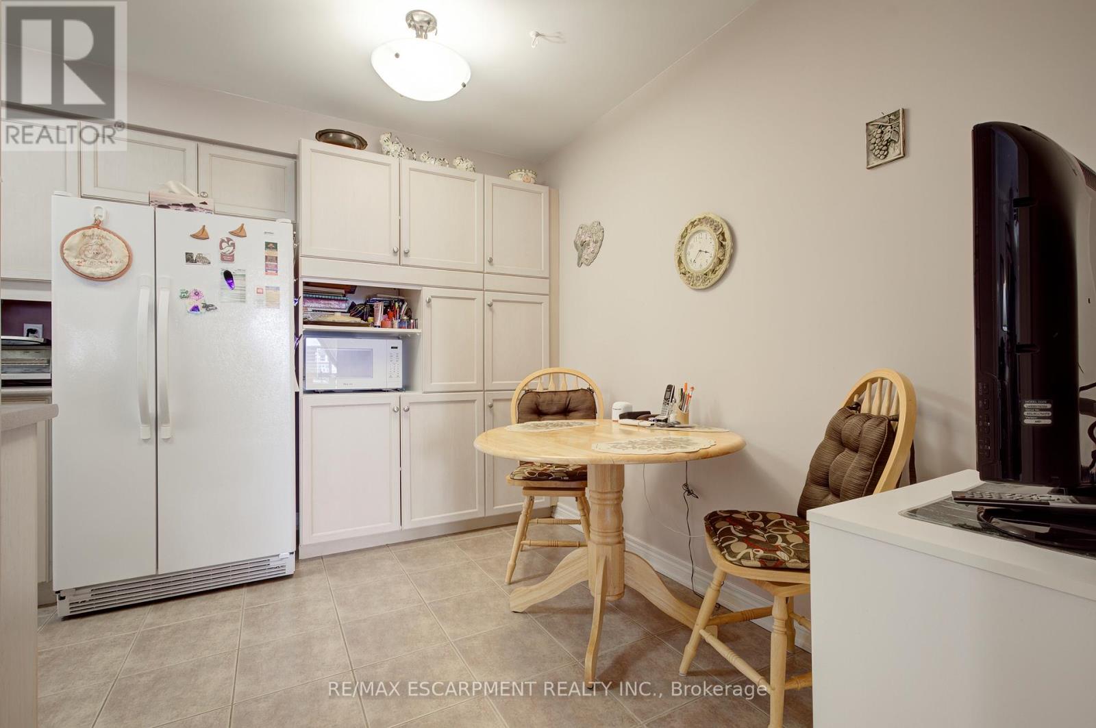 705 - 50 Old Mill Road, Oakville, Ontario  L6J 7W1 - Photo 16 - W12903908