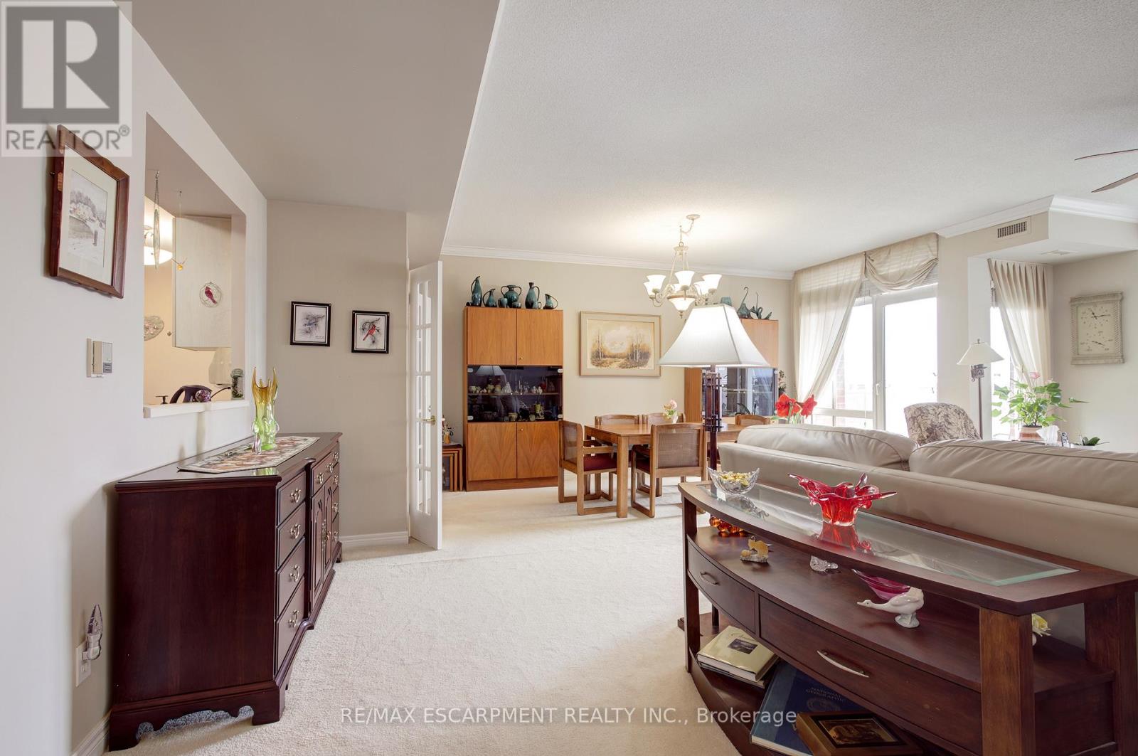 705 - 50 Old Mill Road, Oakville, Ontario  L6J 7W1 - Photo 18 - W12903908