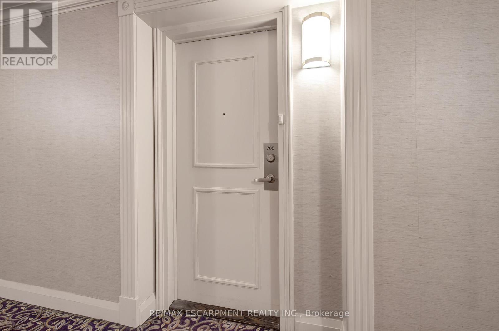 705 - 50 Old Mill Road, Oakville, Ontario  L6J 7W1 - Photo 7 - W12903908