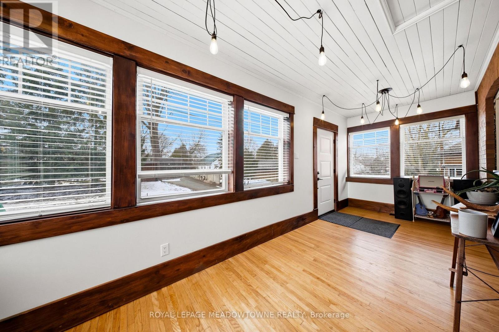 43 Frederick Street, Halton Hills, Ontario  L7J 2B9 - Photo 10 - W12904000