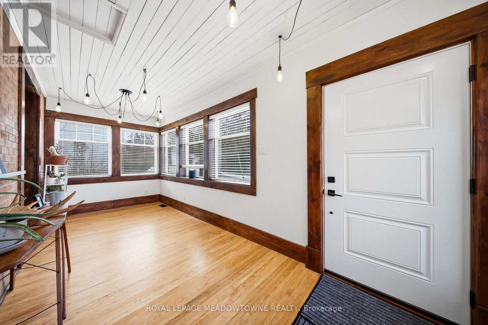 43 Frederick Street, Halton Hills, Ontario  L7J 2B9 - Photo 8 - W12904000