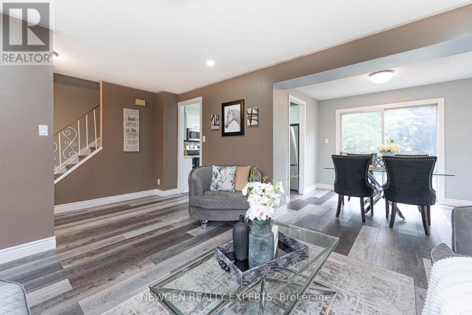 2458 Martin Court, Burlington, Ontario  L7P 2V2 - Photo 15 - W12904028