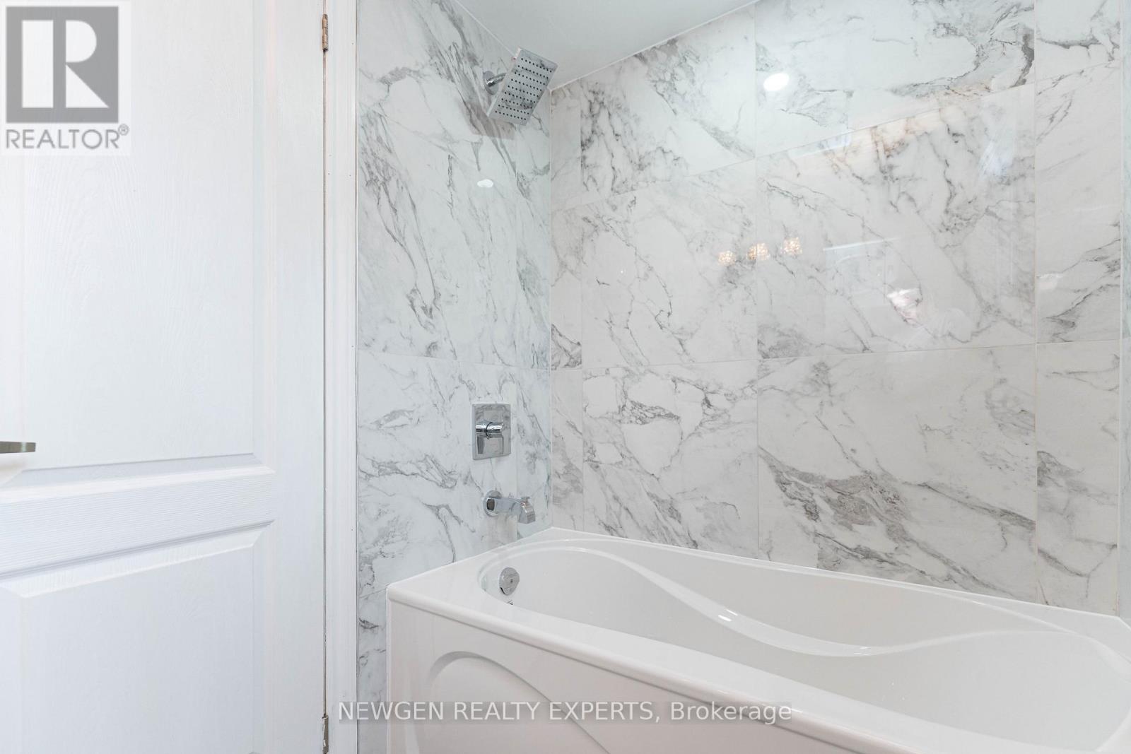 2458 Martin Court, Burlington, Ontario  L7P 2V2 - Photo 19 - W12904028