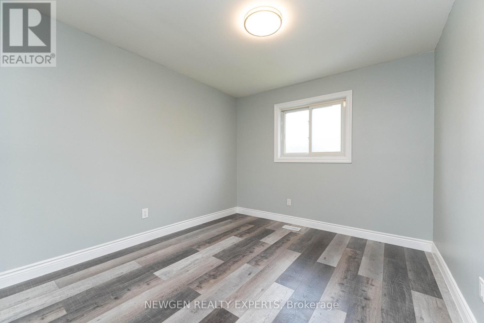 2458 Martin Court, Burlington, Ontario  L7P 2V2 - Photo 20 - W12904028