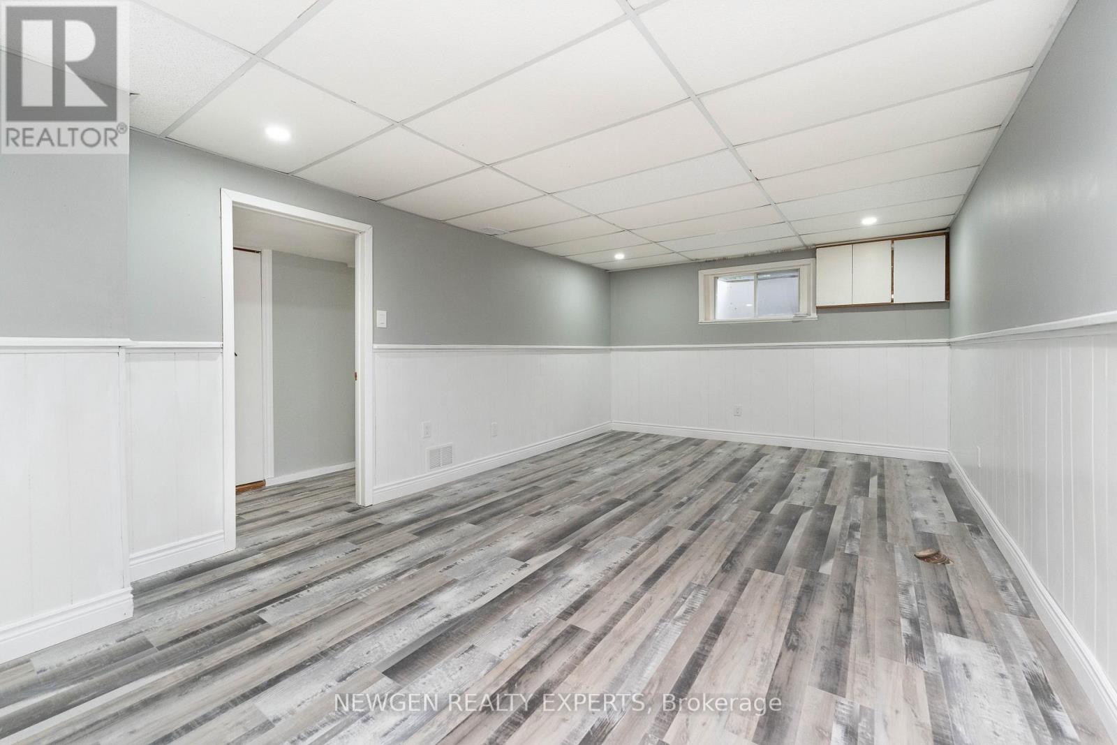 2458 Martin Court, Burlington, Ontario  L7P 2V2 - Photo 25 - W12904028