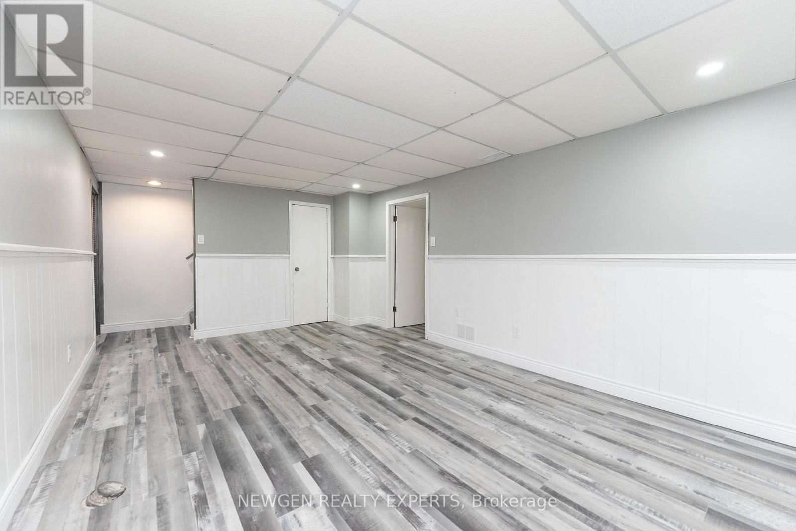 2458 Martin Court, Burlington, Ontario  L7P 2V2 - Photo 26 - W12904028