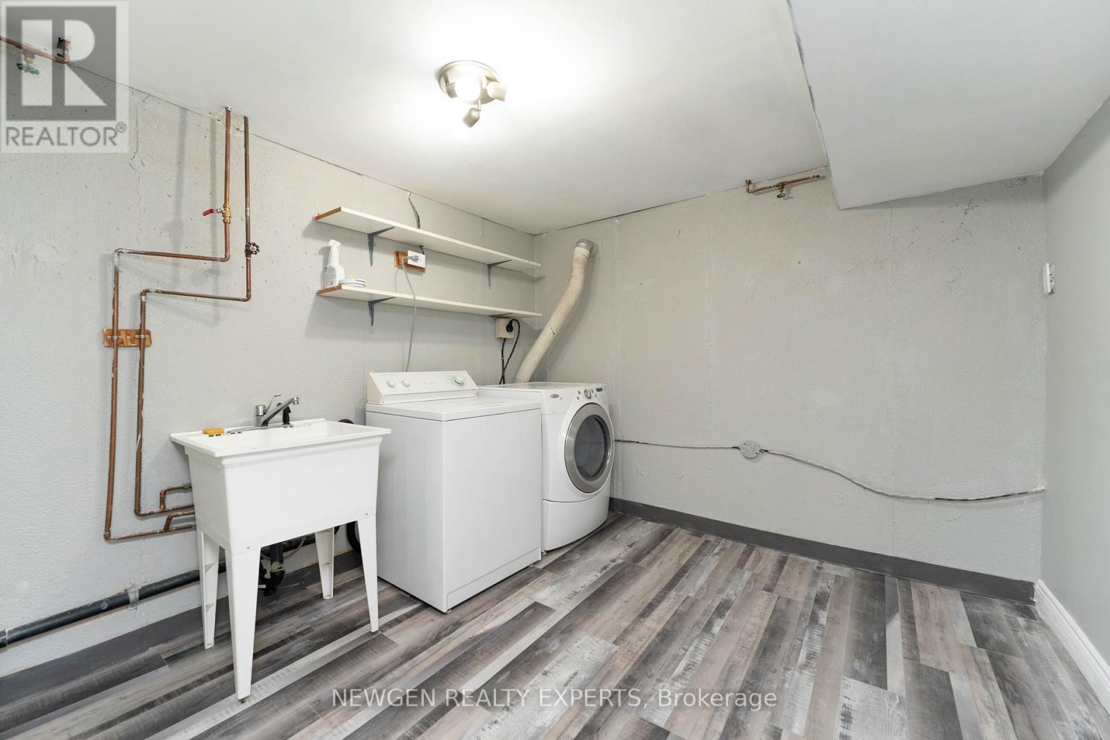 2458 Martin Court, Burlington, Ontario  L7P 2V2 - Photo 27 - W12904028