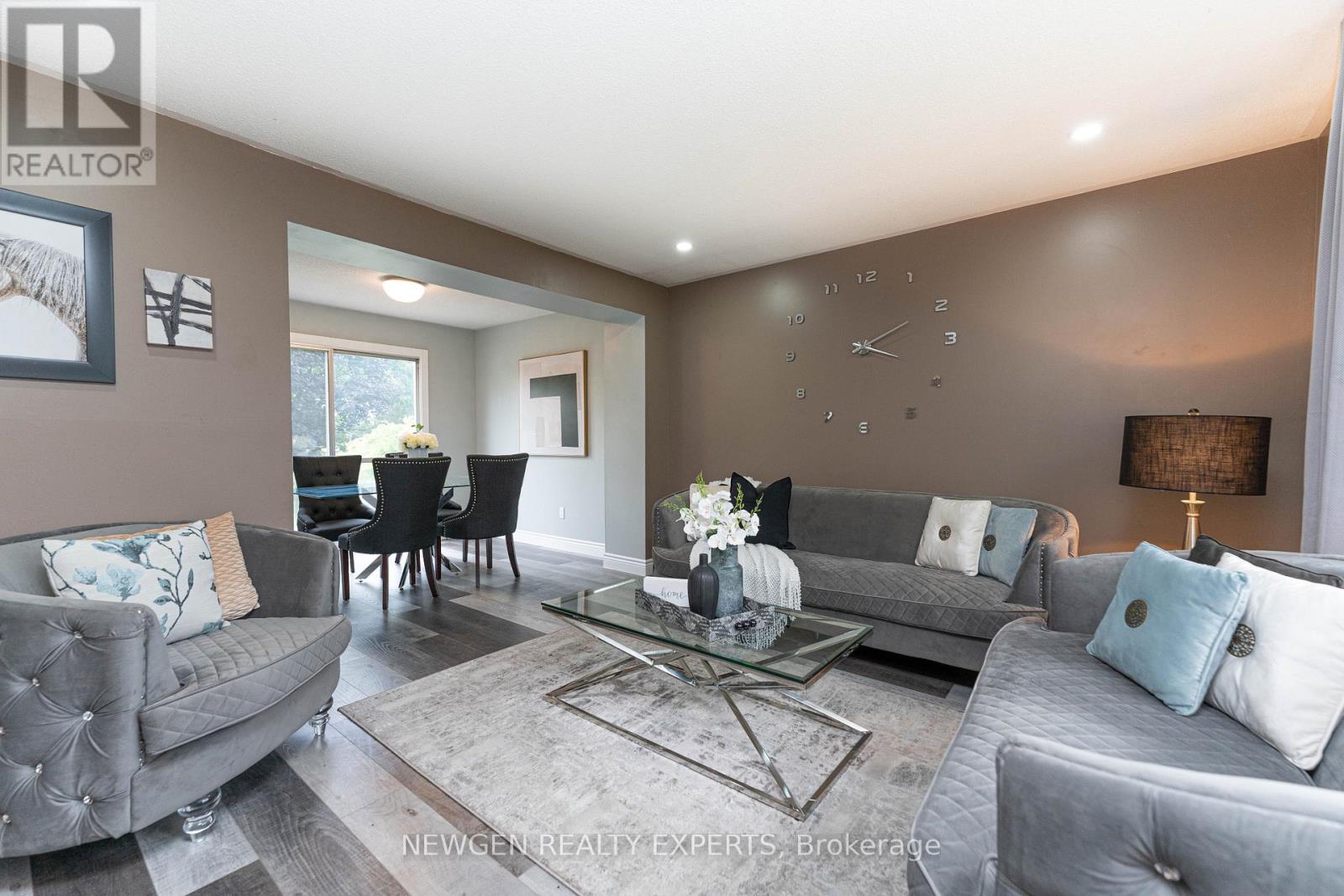 2458 Martin Court, Burlington, Ontario  L7P 2V2 - Photo 8 - W12904028