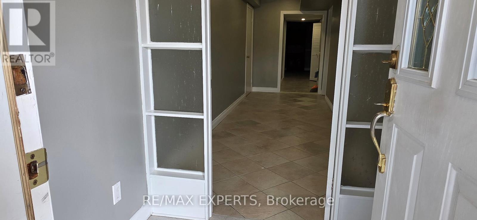 160 Ardwick Boulevard, Toronto, Ontario  M9M 1W2 - Photo 3 - W12904064