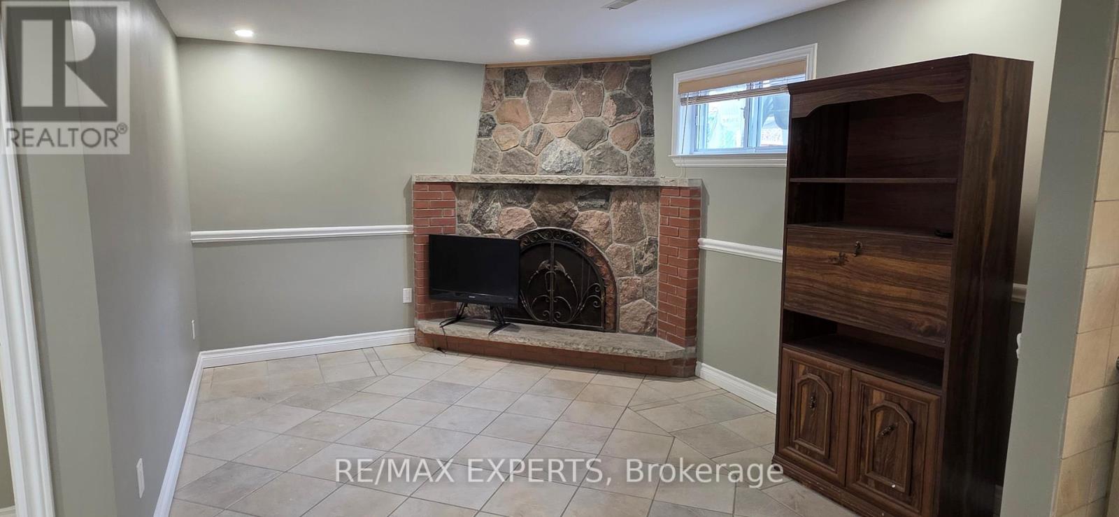 160 Ardwick Boulevard, Toronto, Ontario  M9M 1W2 - Photo 7 - W12904064