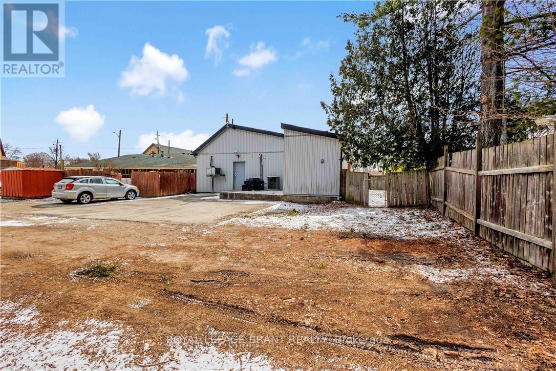 215 Grand River Avenue, Brantford, Ontario  N3T 4Y3 - Photo 32 - X12903918