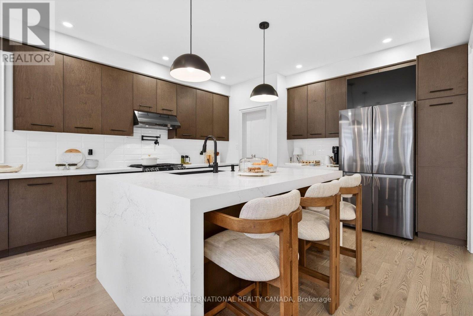 115 Avanti Crescent, Hamilton, Ontario  L8B 1W7 - Photo 11 - X12903934