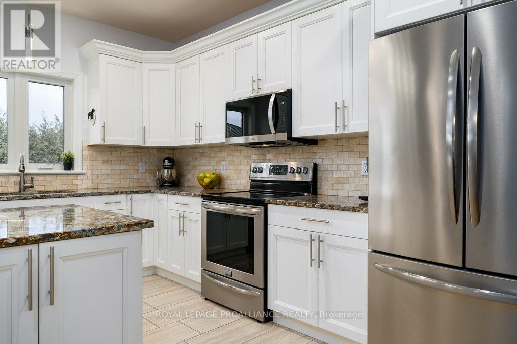 60 Crews Crescent, Quinte West, Ontario  K8V 0G4 - Photo 15 - X12904092