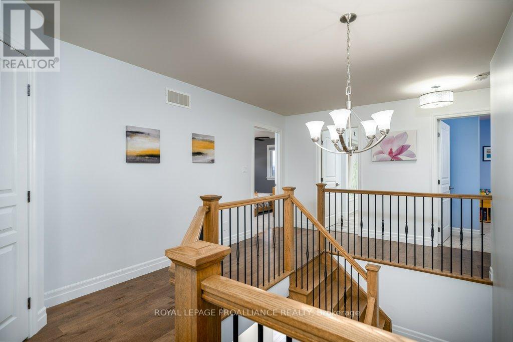 60 Crews Crescent, Quinte West, Ontario  K8V 0G4 - Photo 25 - X12904092