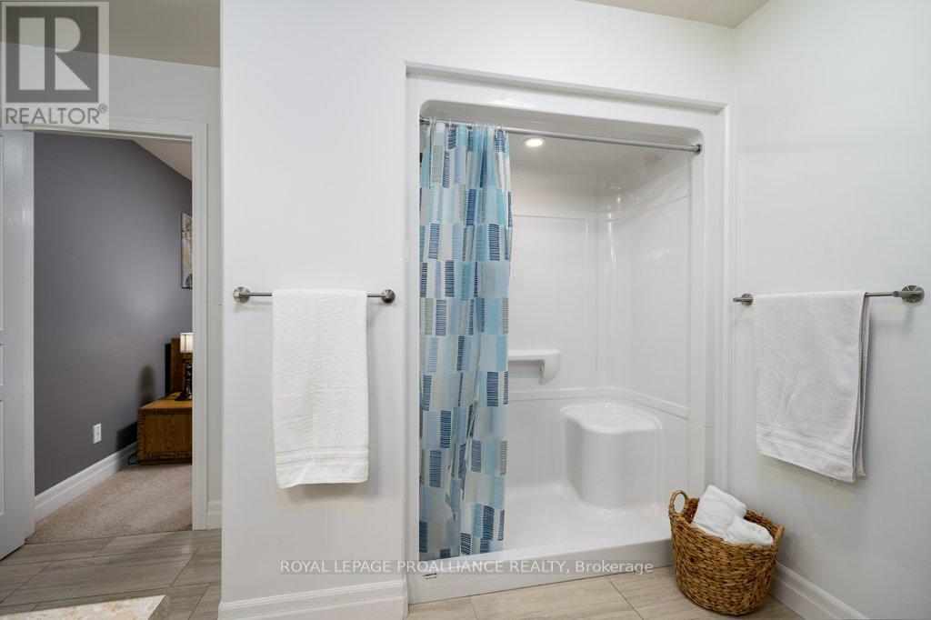 60 Crews Crescent, Quinte West, Ontario  K8V 0G4 - Photo 29 - X12904092