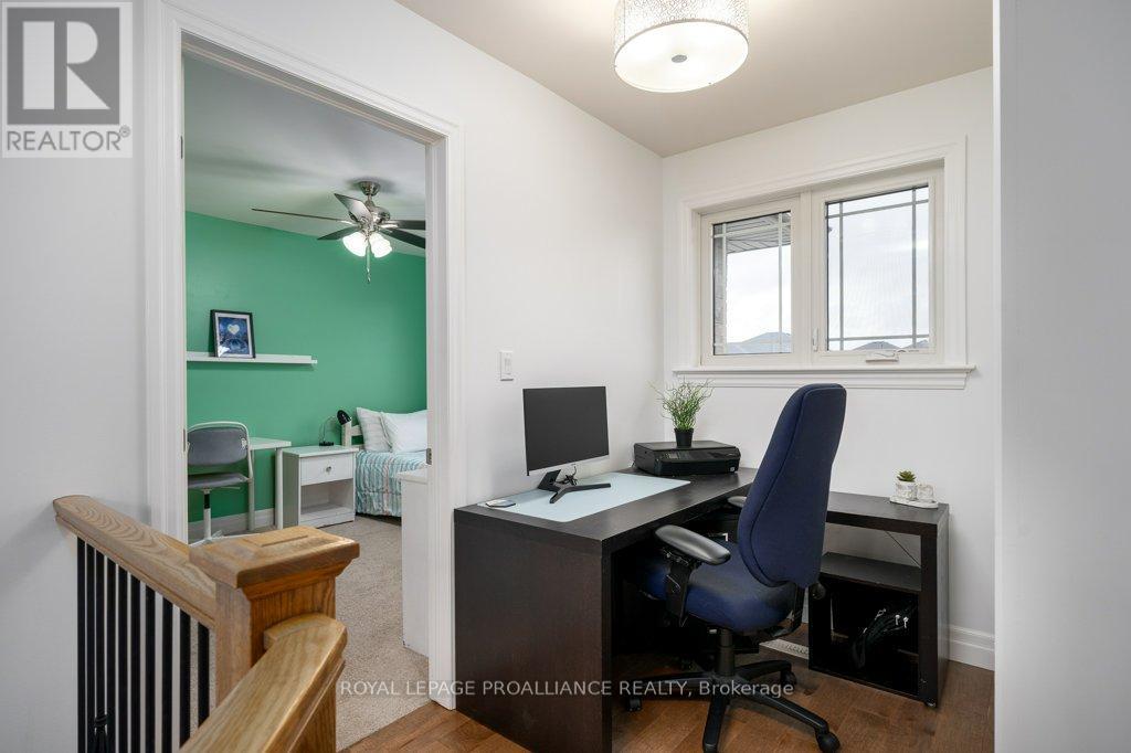 60 Crews Crescent, Quinte West, Ontario  K8V 0G4 - Photo 35 - X12904092