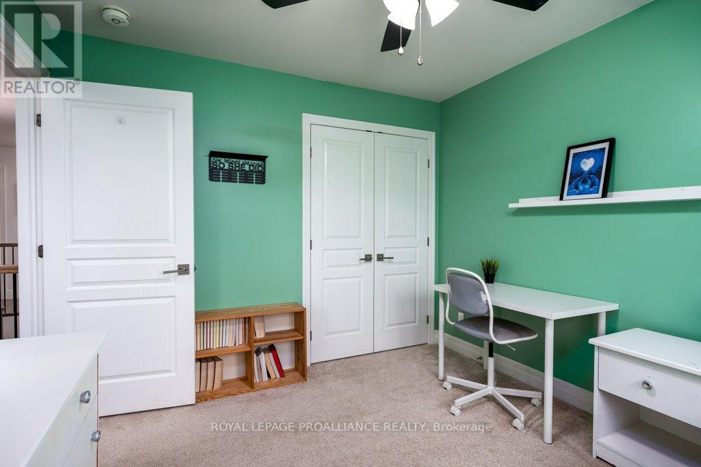 60 Crews Crescent, Quinte West, Ontario  K8V 0G4 - Photo 37 - X12904092