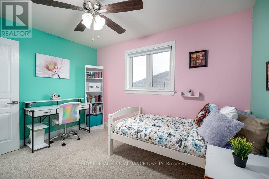 60 Crews Crescent, Quinte West, Ontario  K8V 0G4 - Photo 38 - X12904092