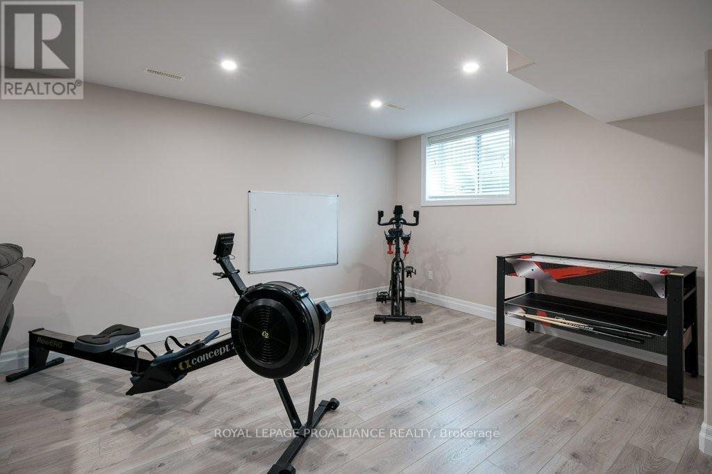 60 Crews Crescent, Quinte West, Ontario  K8V 0G4 - Photo 41 - X12904092