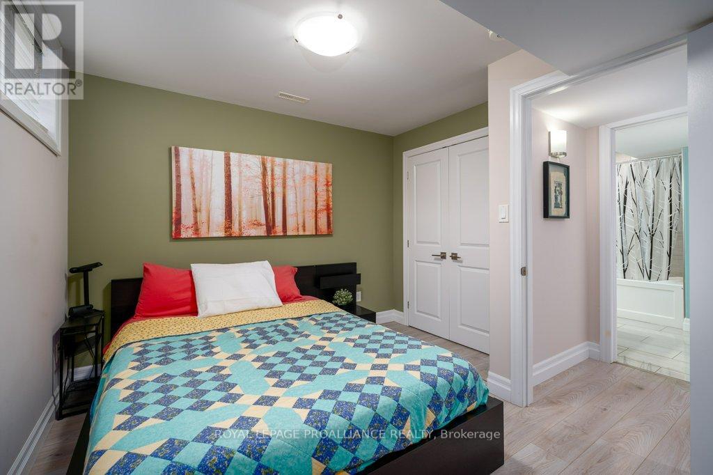 60 Crews Crescent, Quinte West, Ontario  K8V 0G4 - Photo 42 - X12904092