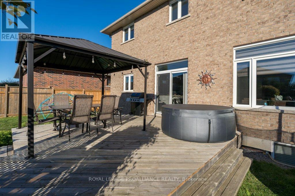 60 Crews Crescent, Quinte West, Ontario  K8V 0G4 - Photo 46 - X12904092