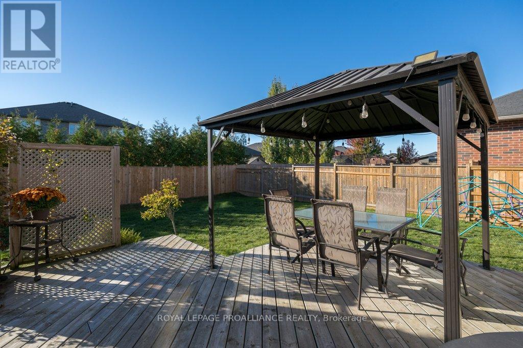 60 Crews Crescent, Quinte West, Ontario  K8V 0G4 - Photo 47 - X12904092