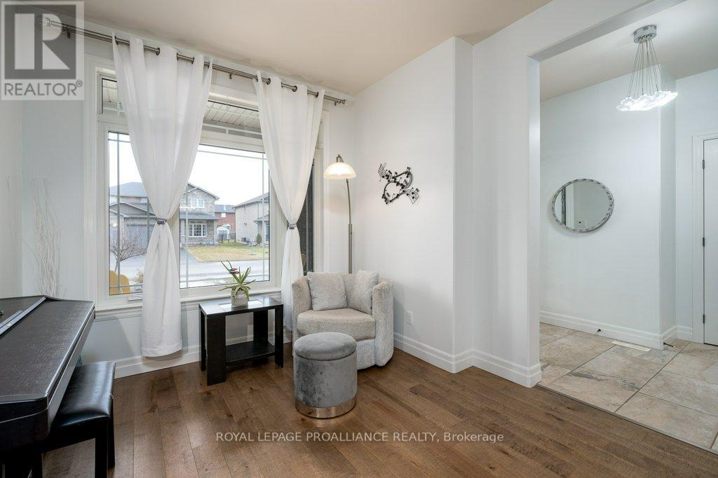 60 Crews Crescent, Quinte West, Ontario  K8V 0G4 - Photo 9 - X12904092