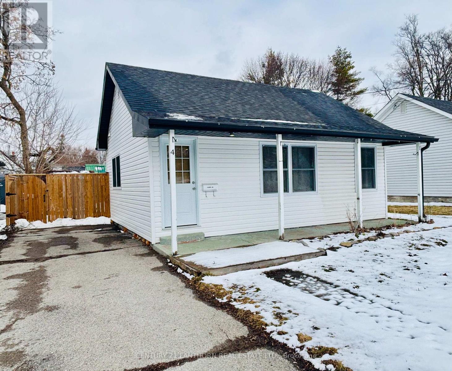 4 WEEKS AVENUE, Quinte West, Ontario