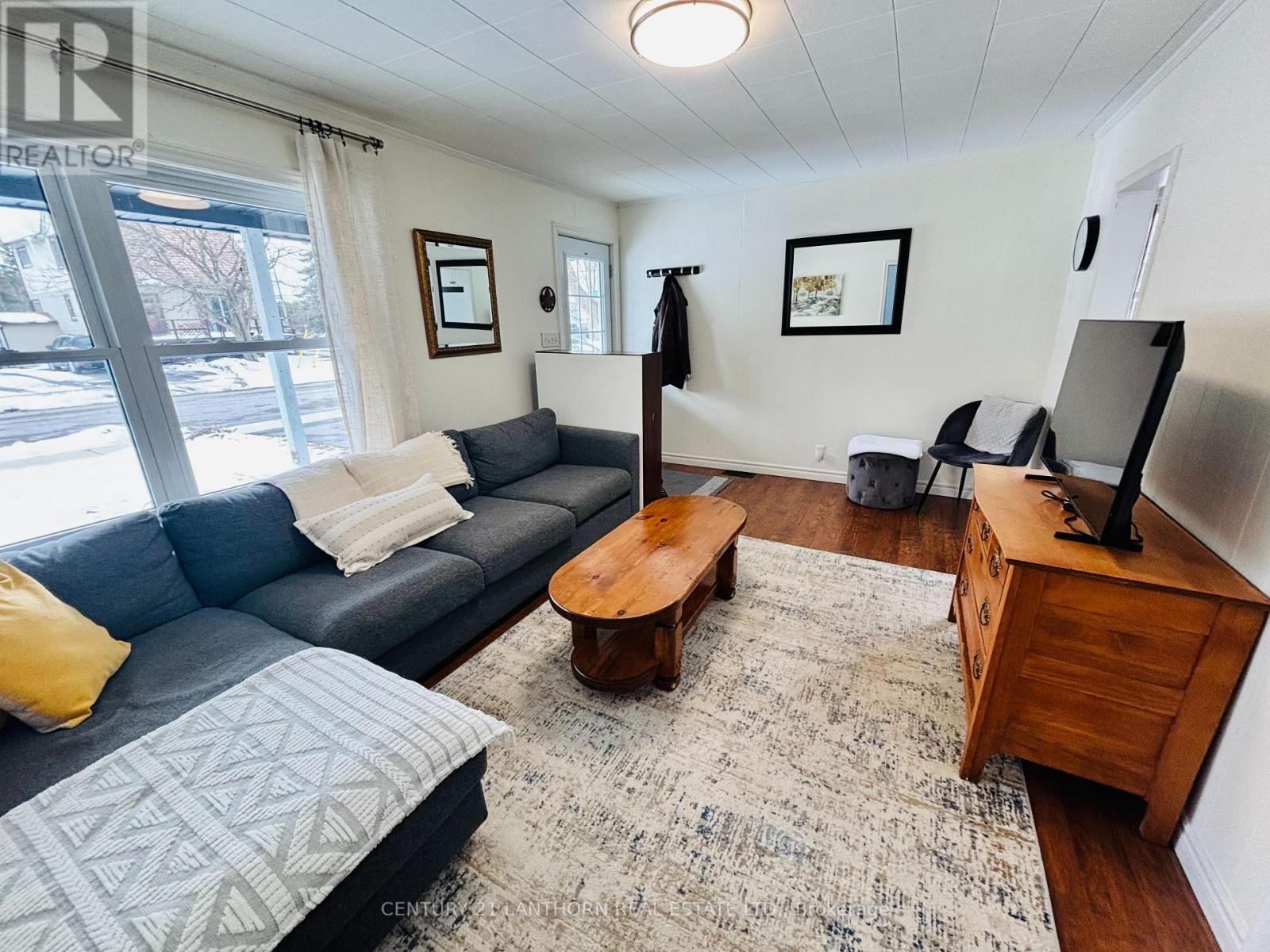 4 Weeks Avenue, Quinte West, Ontario  K8V 1X5 - Photo 4 - X12904110