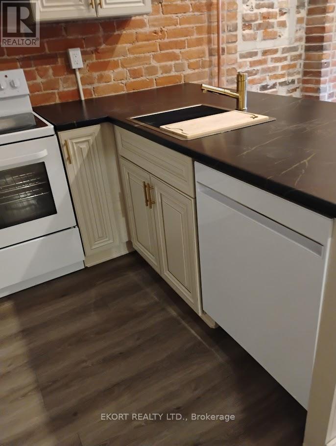 6 - 251 Front Street, Belleville, Ontario  K8N 2Z6 - Photo 4 - X12904128