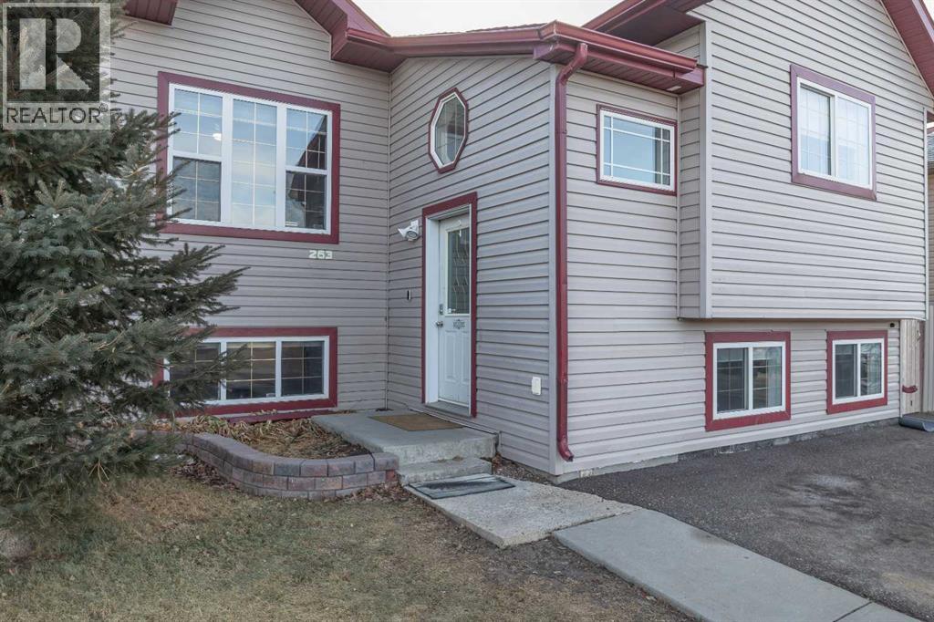 263 Upland Avenue, Brooks, Alberta  T1R 1K1 - Photo 2 - A2279537