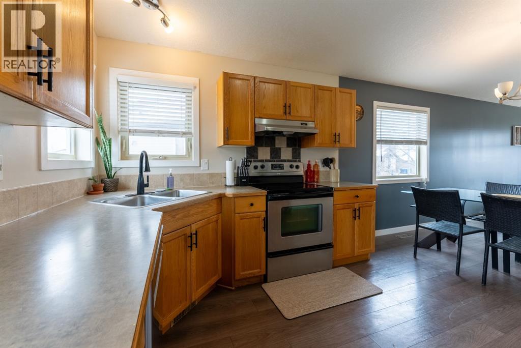 700 Florence Ho Leong Crescent N, Lethbridge, Alberta  T1H 5R5 - Photo 15 - A2293373