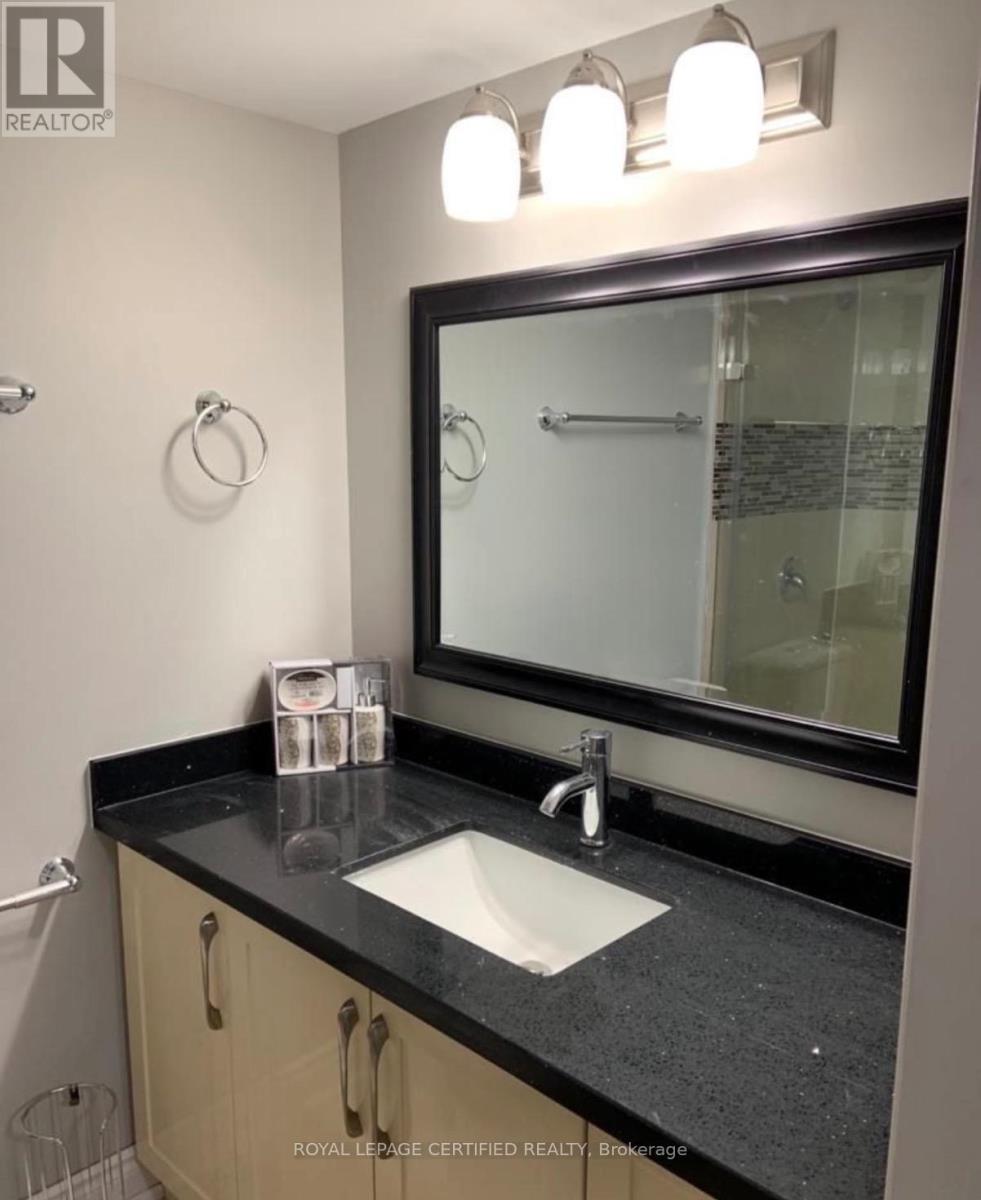 17 Fallowfield Road, Brampton, Ontario  L6X 0W1 - Photo 10 - W12864252