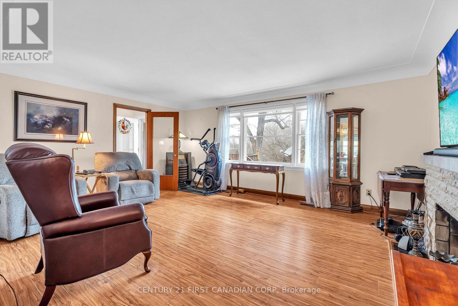 648 Westwood Drive, London South, Ontario  N6K 1A7 - Photo 10 - X12904084