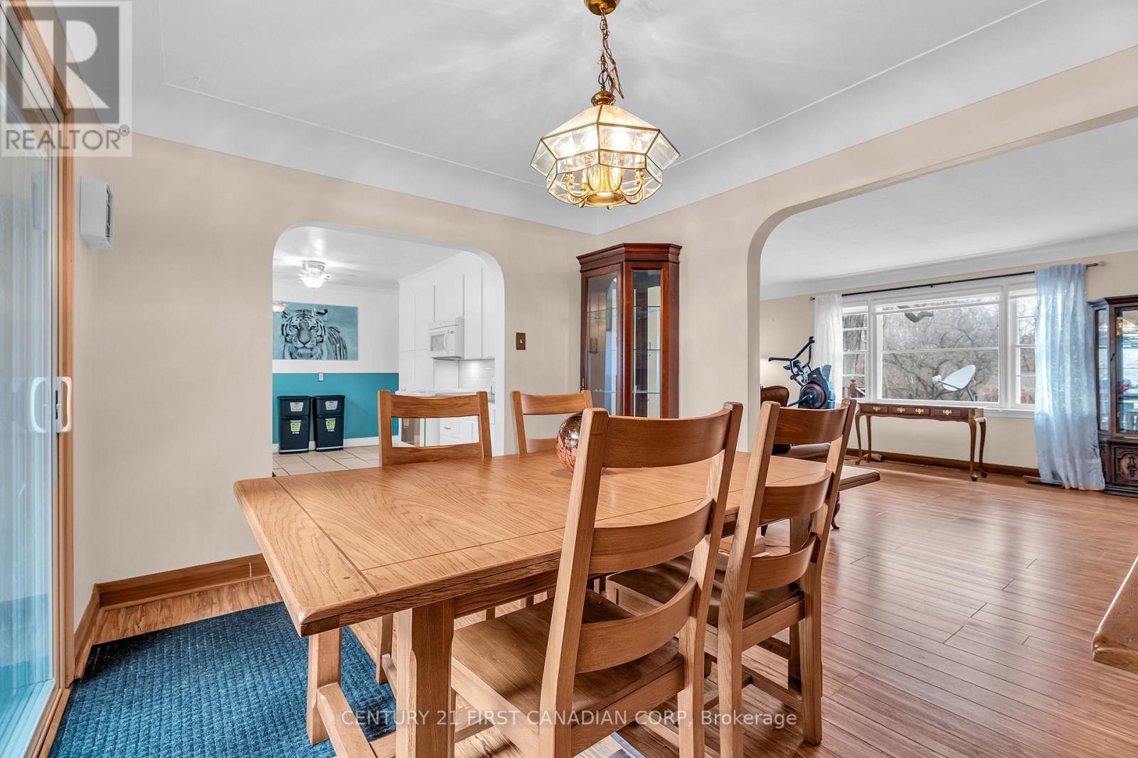 648 Westwood Drive, London South, Ontario  N6K 1A7 - Photo 11 - X12904084