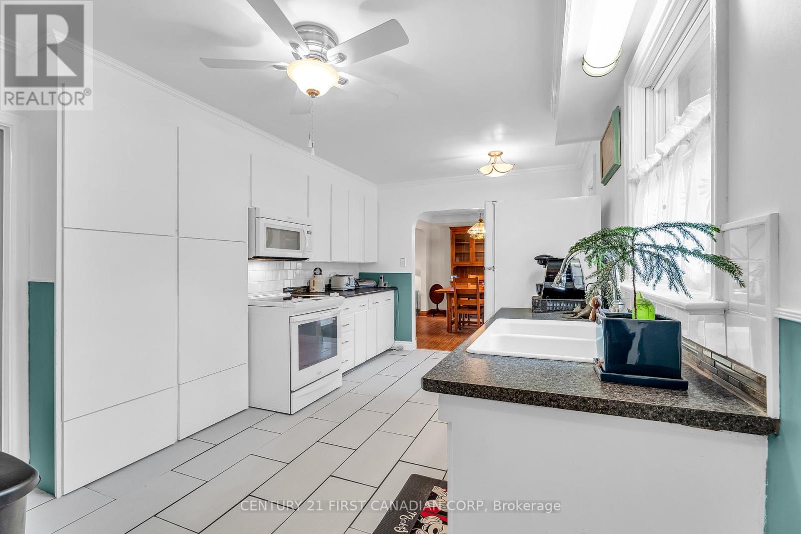 648 Westwood Drive, London South, Ontario  N6K 1A7 - Photo 15 - X12904084