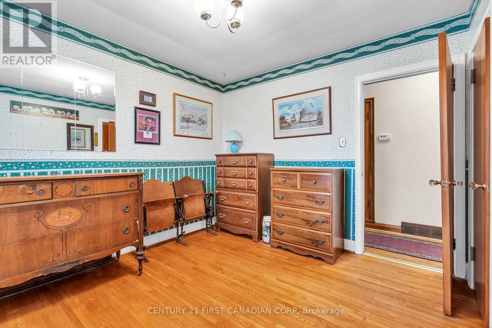 648 Westwood Drive, London South, Ontario  N6K 1A7 - Photo 21 - X12904084