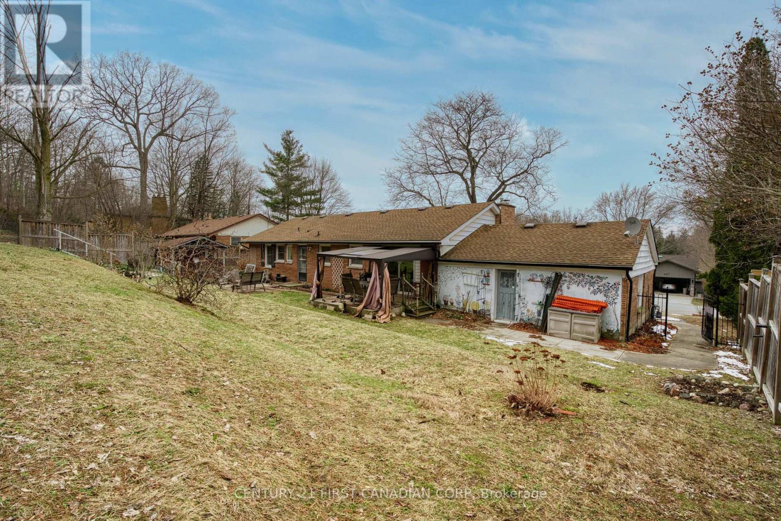 648 Westwood Drive, London South, Ontario  N6K 1A7 - Photo 38 - X12904084