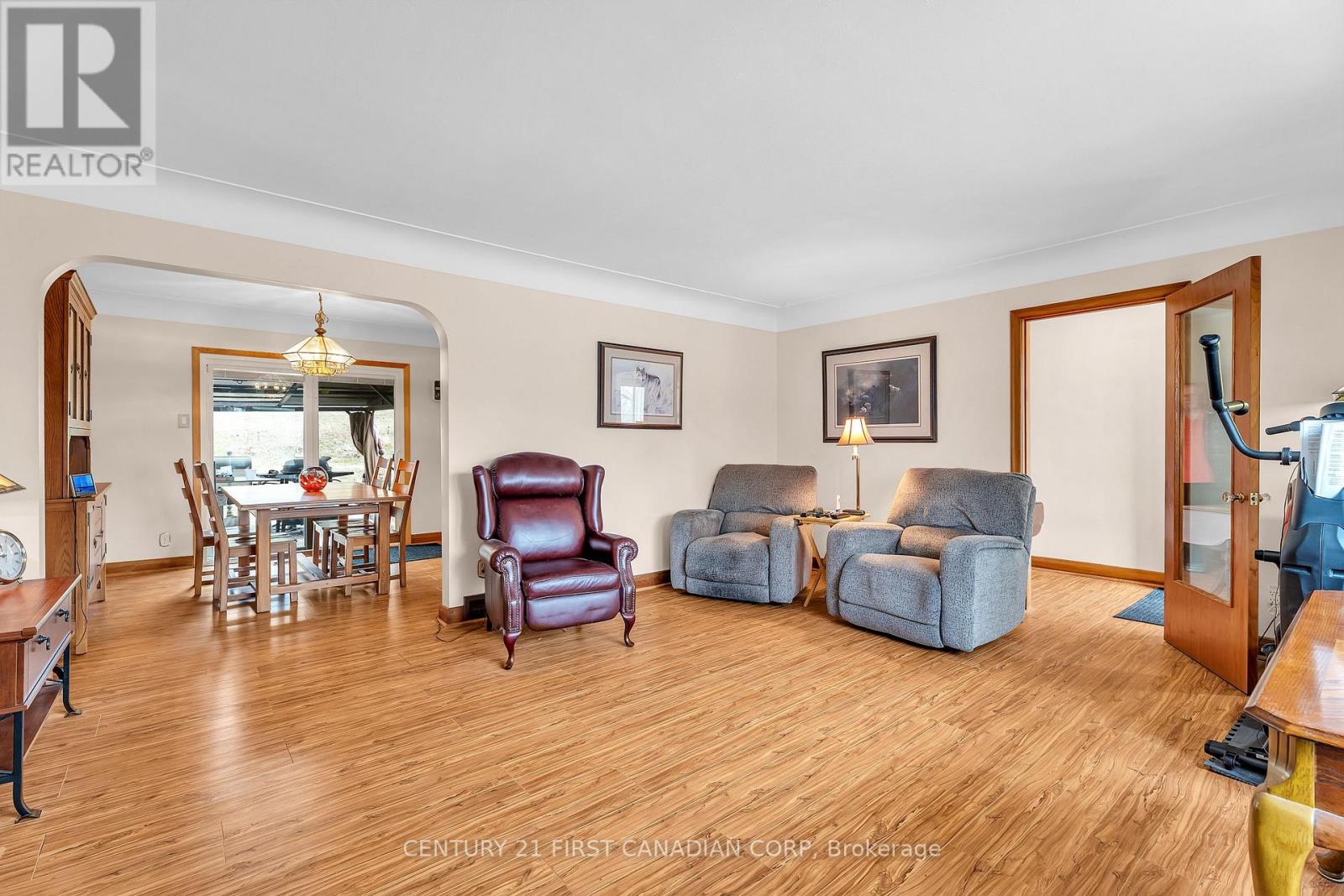 648 Westwood Drive, London South, Ontario  N6K 1A7 - Photo 9 - X12904084